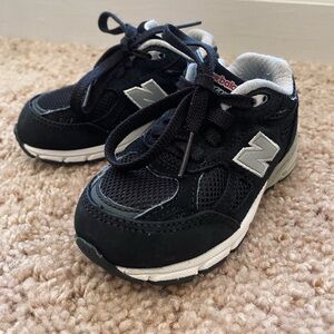 Toddler & Infant Black New Balance 990 V3, Size US 5 Shoes, Gently Used
